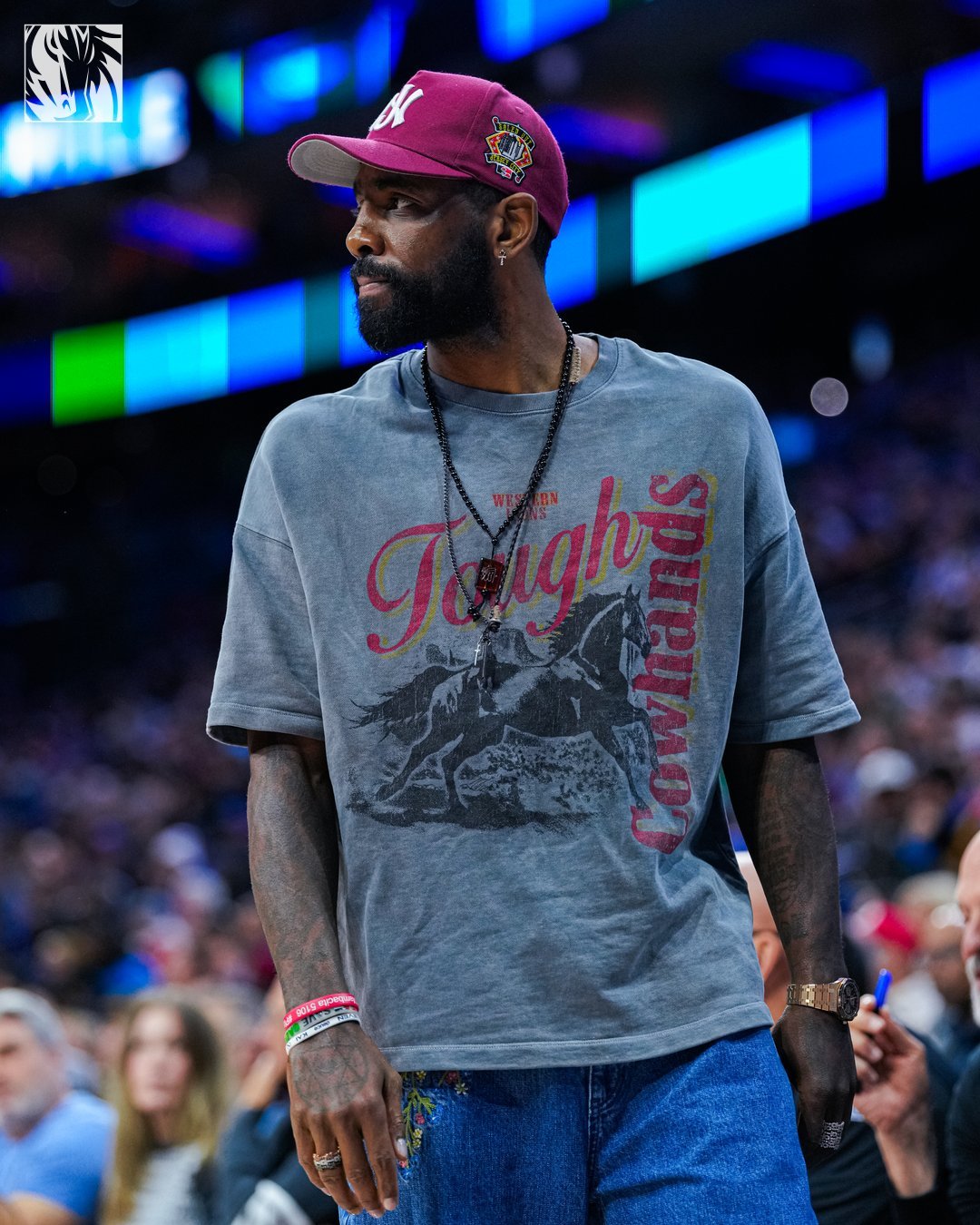 欧文场边观战🤞🏾NBA常规赛