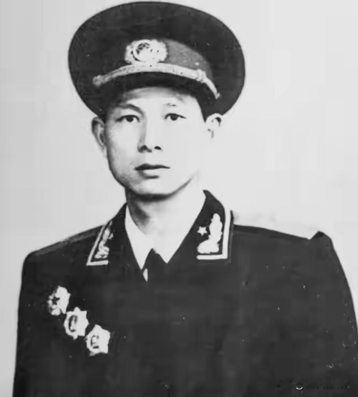 1955年9月，广东大埔籍红军战士杨永松被授予少将军衔。他十几岁参加红军，走过中