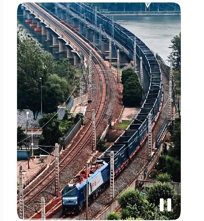 铁路安全警钟：
宝成线两作业人员被货物列车撞亡，


清晨时分两名铁路线上的作业