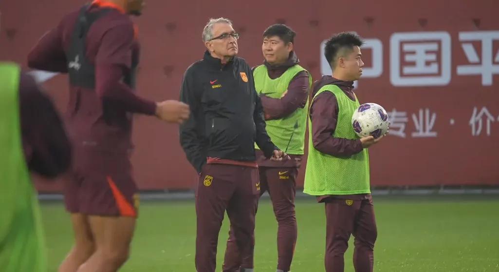 巨烂！国足0-1不敌印尼，提前1轮无缘美加墨世界杯，68年耻辱纪录诞生国足
在刚