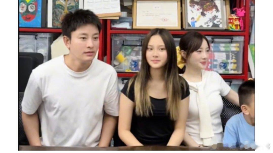 贾乃亮和李小璐同框了我特么 ​​​