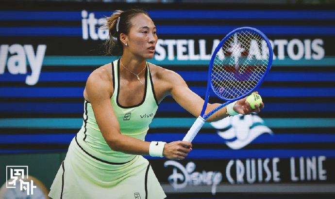 萨巴伦卡说郑钦文正在重回顶级 赛后，谈及这位老对手，萨巴伦卡不吝赞美。她坦言，虽