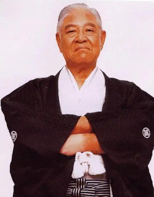 最大的台独分子，再也藏不住尾巴，终于露出来了肮脏的脑袋！原来，最大的台独分子不都