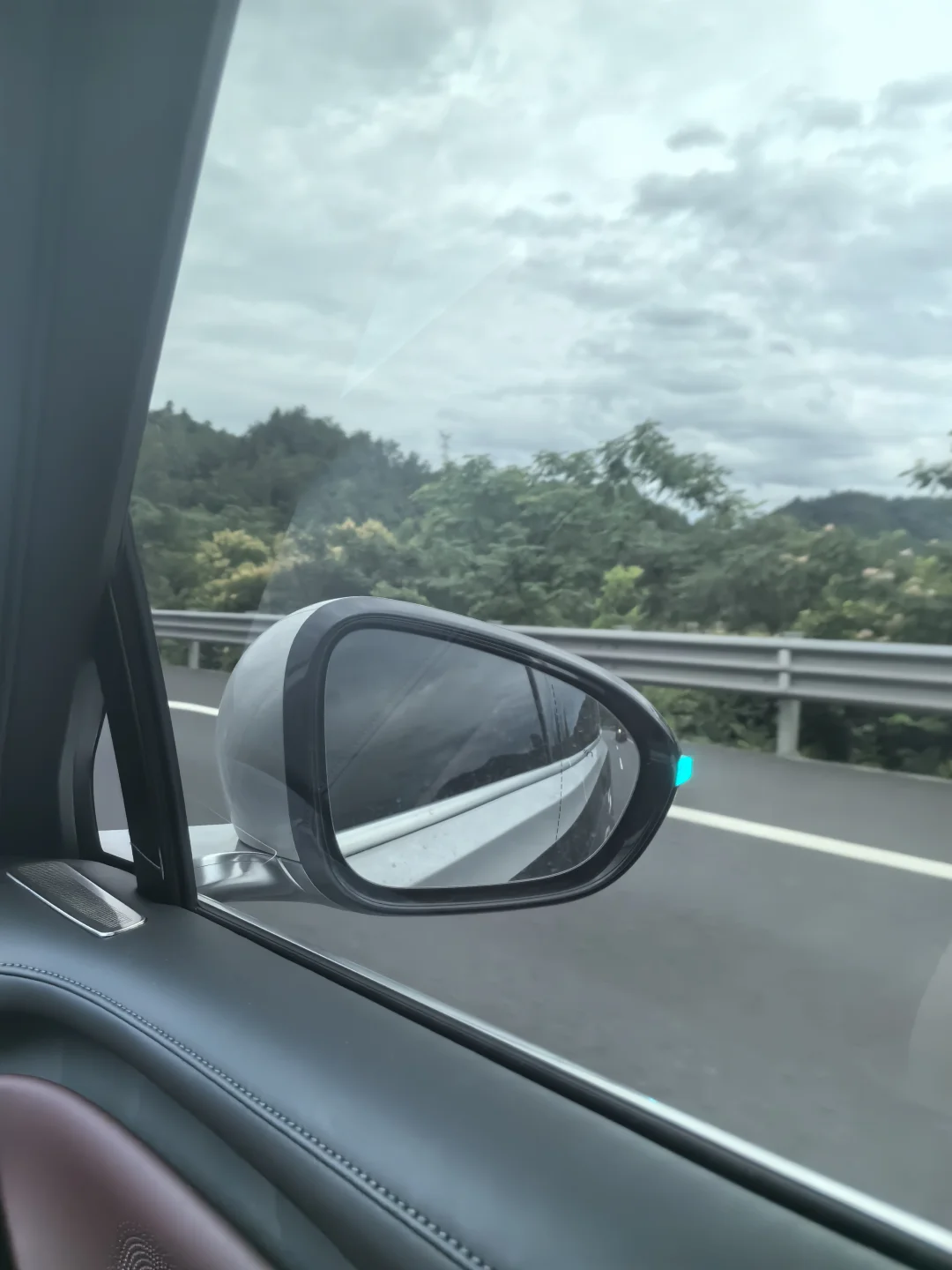 开车找个凉快地 开车去旅游