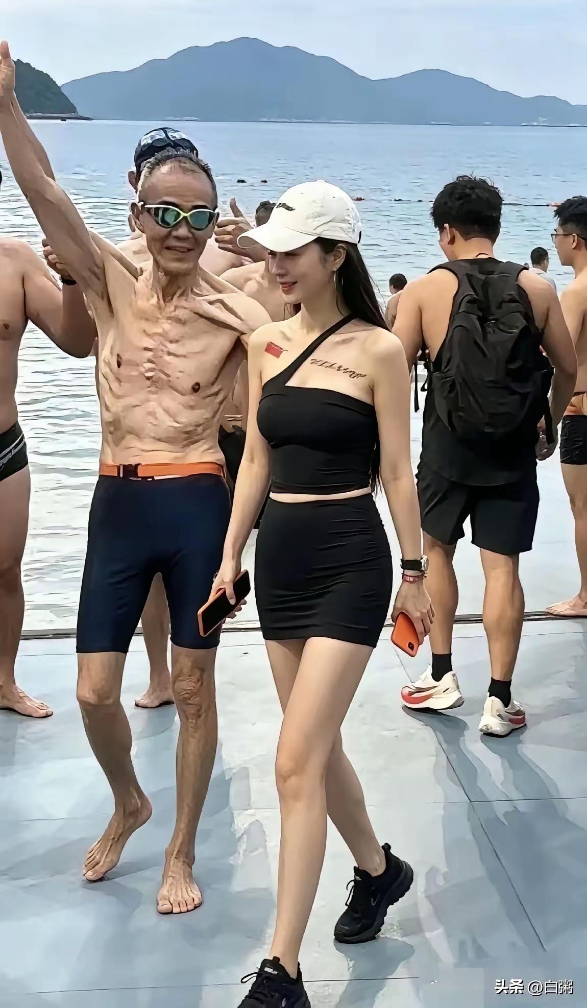 不太理解王石这健身咋越健越干瘦，身上松松垮垮的，全是耷拉的皮，更凸显年龄上的沧桑