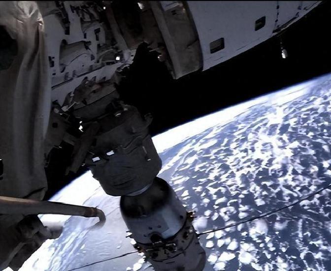 爆燃！神舟二十二发射不到12小时，就迎来“两大”好消息！
别做梦了！太刺激了，中