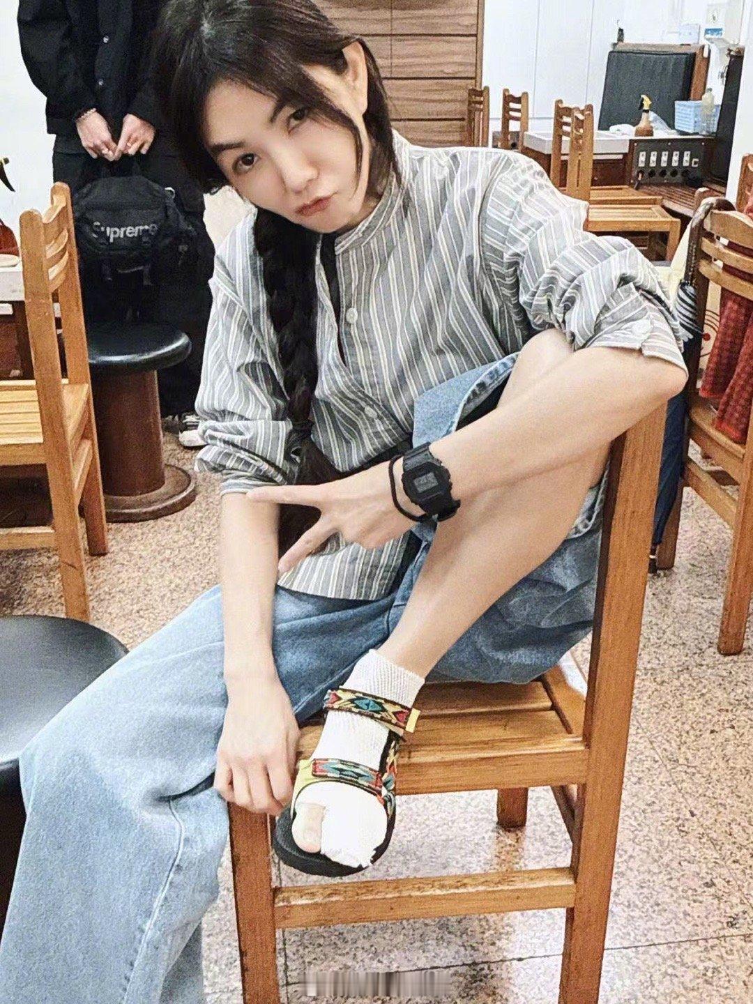 Ella评论瞿颖网友替Ella接上papi热烈欢迎 瞿颖转发papi酱内容后，E