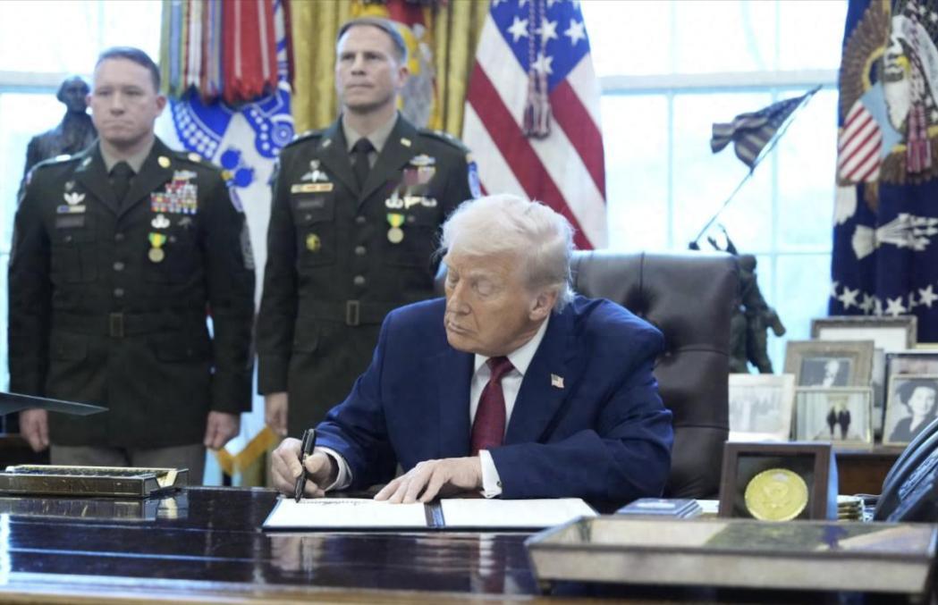 爱国者导弹换不来北京的握手！200 亿美元的 “毒刺” 和 “海马斯”，直接成了