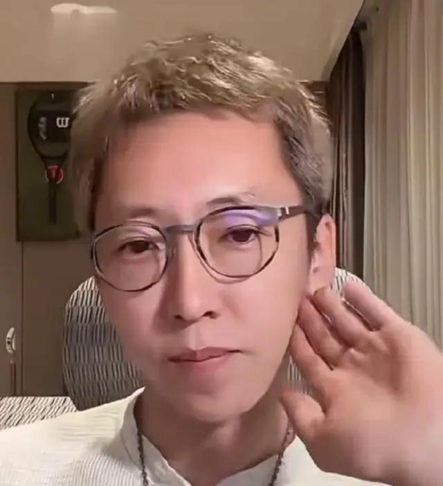 蹭流量走单行道也得分时间场合，这种无良自媒体留在网络上就是个祸害，建议封杀！