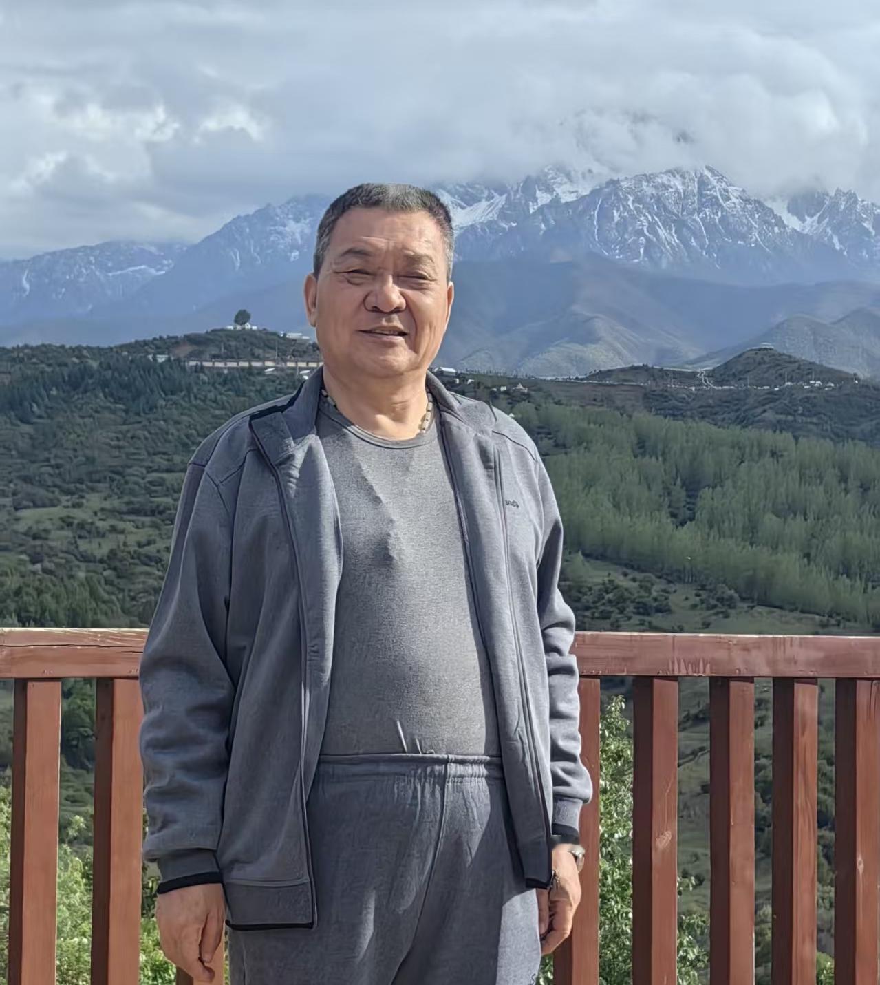 作为95%石油靠中东进口的岛国，霍尔木兹海峡一封锁，日本能源命脉当场被攥死。油价
