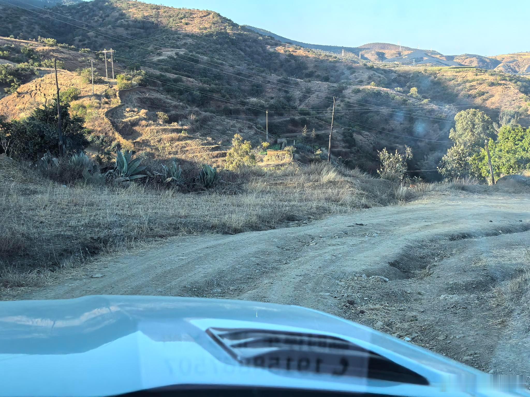 看我钛3走的这车道，近30公里盘山公路老实说，出发前我爸是拒绝的但是没想到啊，这