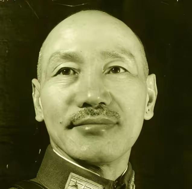 蒋介石身边有个秘书，叫毛庆祥，跟了十几年，眼看就要当上部长了。结果，就因为一句话
