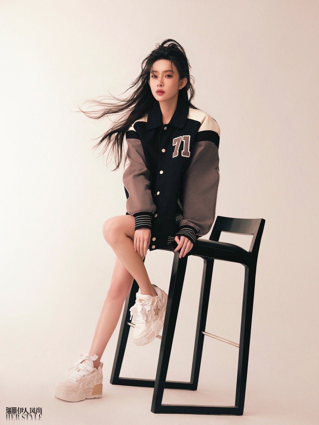 嗑到了嗑到了！小林杂志大片有惊喜，“昀牵孟绕”热度不减，昭昭墨墨近期look简直