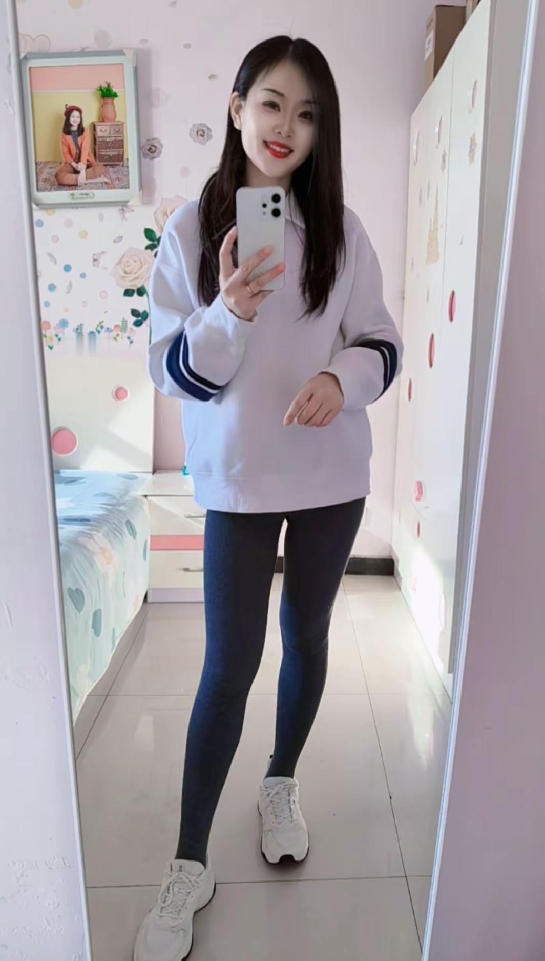 😜我还是挺听劝的，不烫发，但可以剪个高层次😃 约饭走起，不醉不归😋