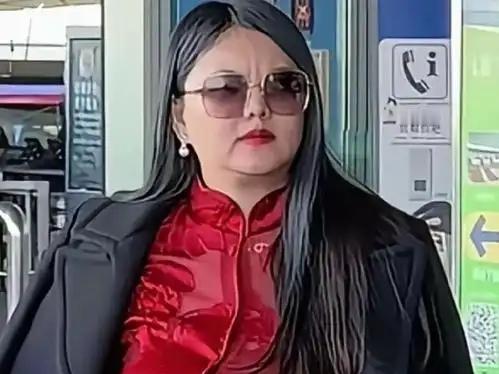 李湘被全网禁关，大快人心，她不被封杀，天理难容。闫学晶在她面前，简直是小巫见大巫