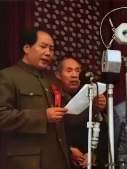 中华民族，中国人民从此站起来了！[赞][送自己一朵花]