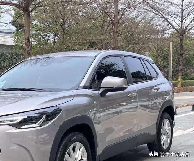 强劲动力兼顾高效能耗，无论城市通勤还是远途出行，都能从容应对。

智能科技轻松解