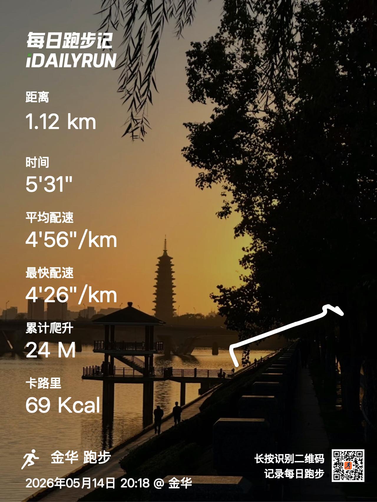 ai时代强烈建议家长以后给孩子大学报文科专业。
在读文科专业的时候可以辅修计算机