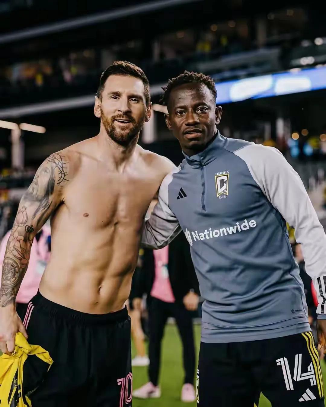 海牛来了一个大牌外援[灵光一闪][灵光一闪][灵光一闪]