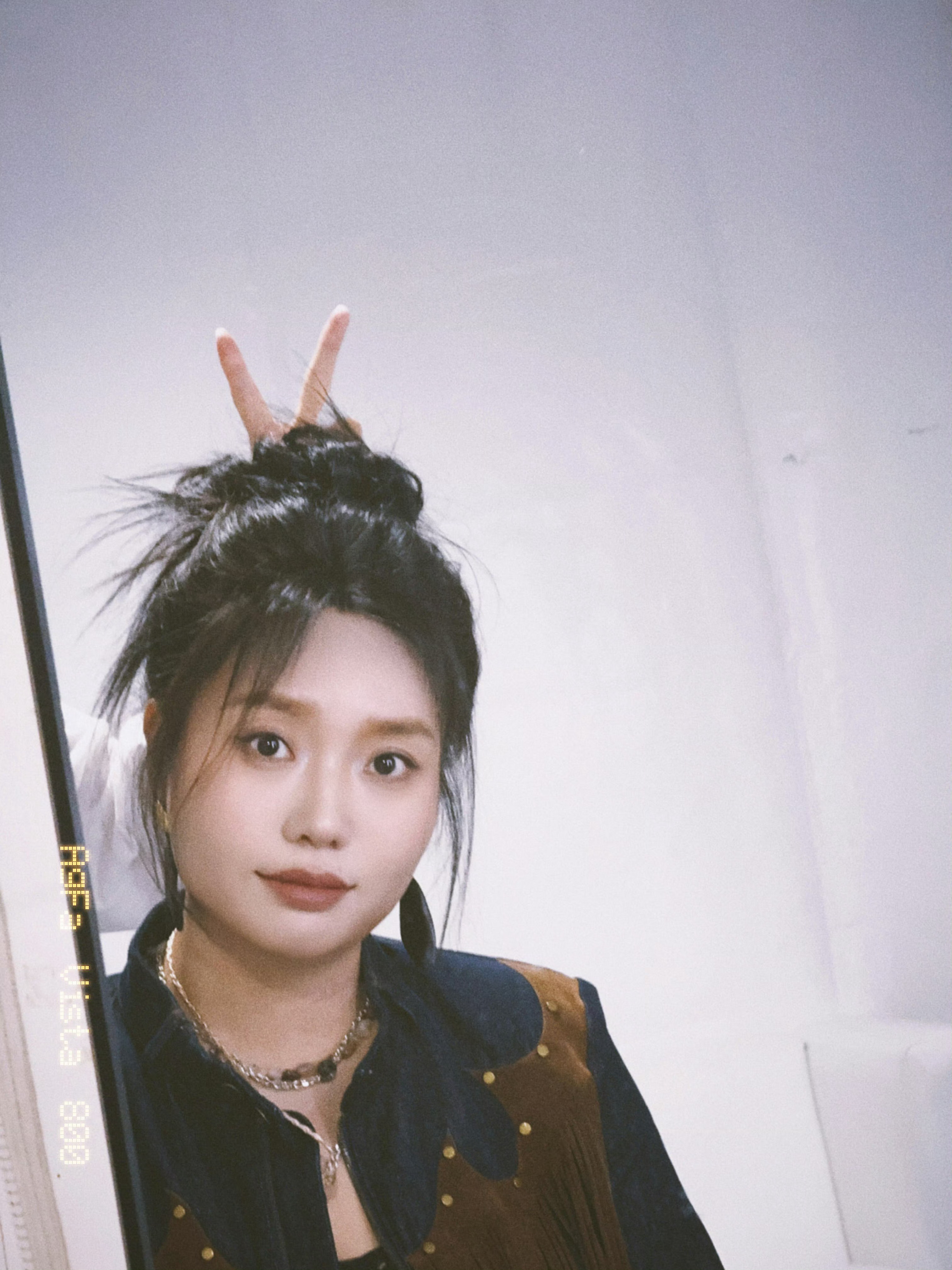 毛不易知道李雪琴整牙后的反应 当李雪琴说出“我在整牙”的那一刻，毛不易的眼睛里仿