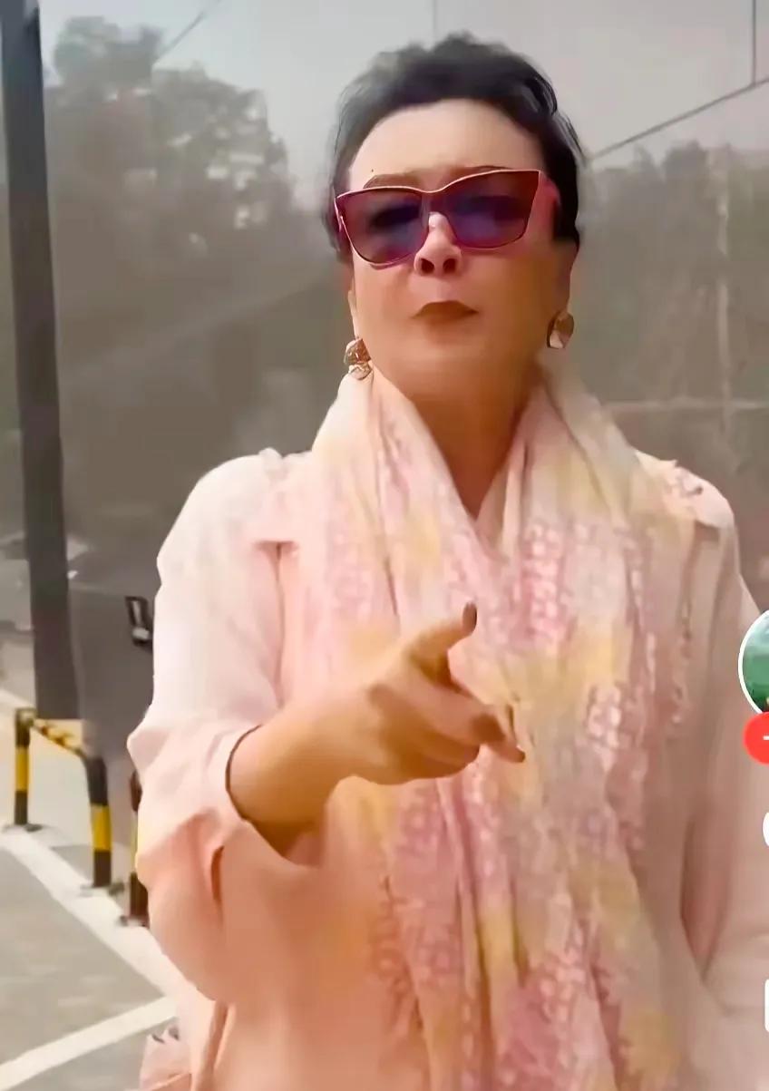 张兰母子又出事，有时真佩服为什他们家事咱这么多呢，听说最近他们又被某些平台特别关