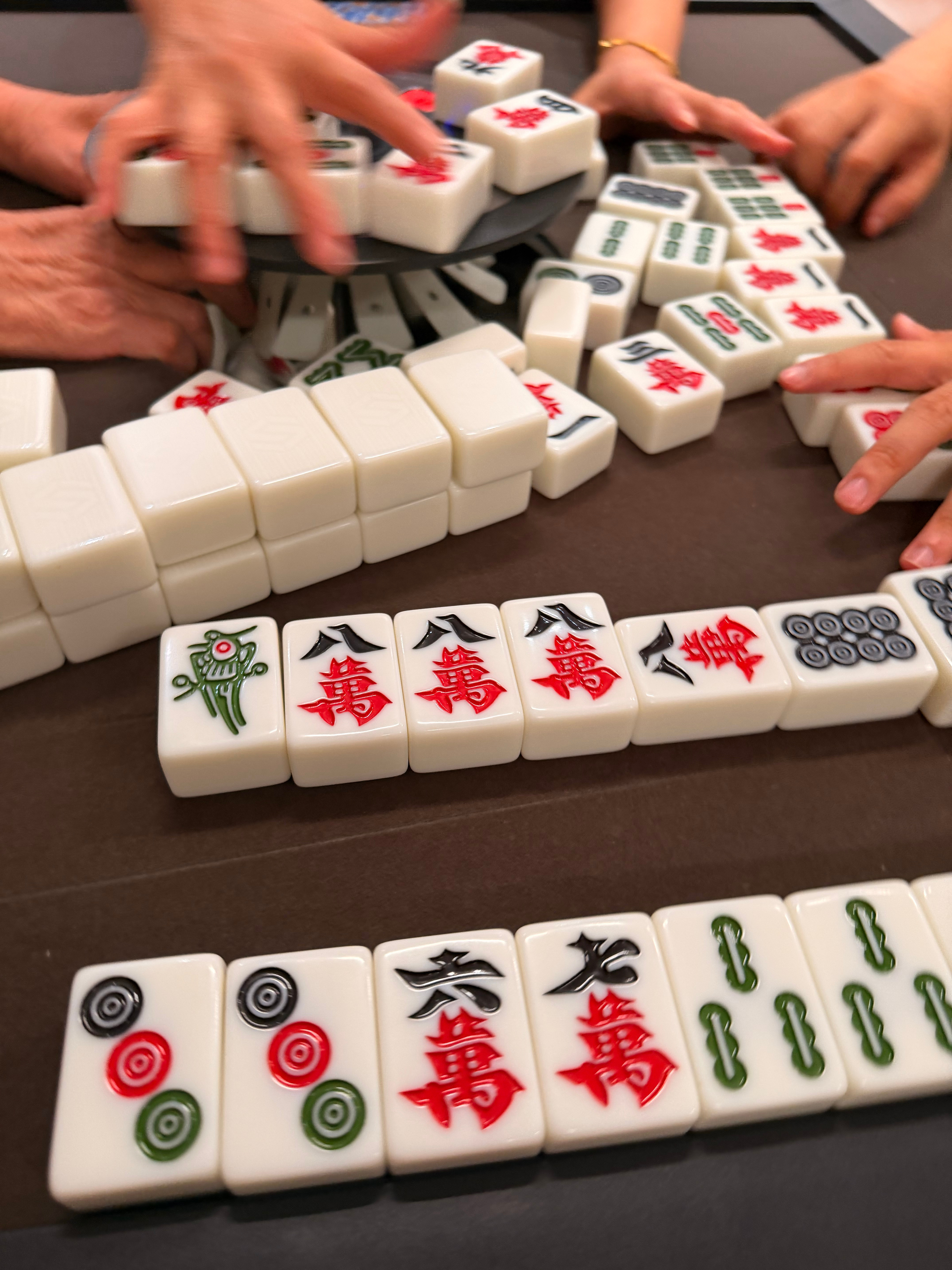 任豪POI 在打麻将 输得好惨