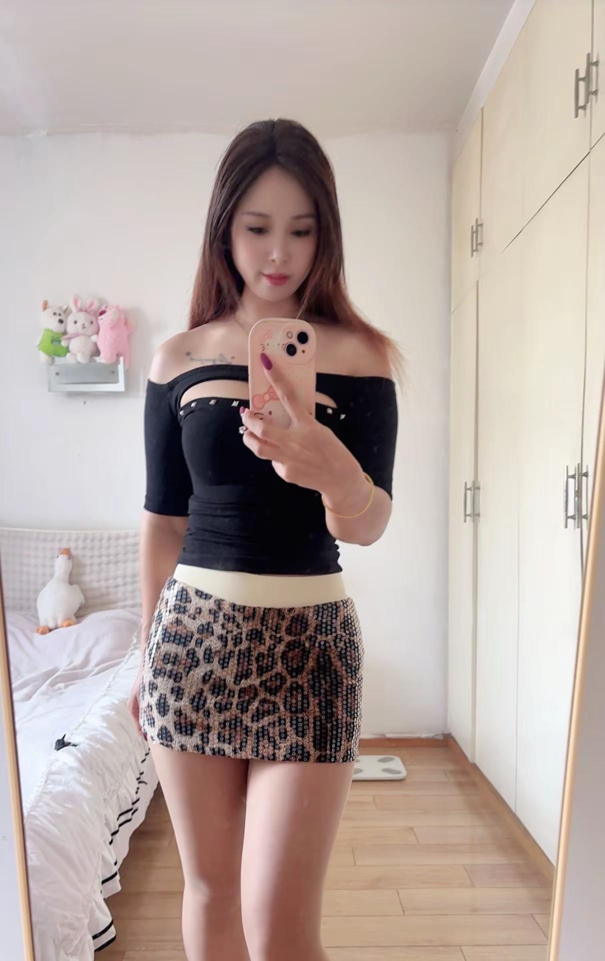 包臀裙我穿上了 ，你什么时候也让我感受一下polo衫和美式前刺的深情！