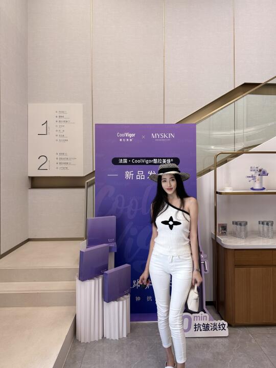 素颜出门被夸皮肤好的快乐谁懂!