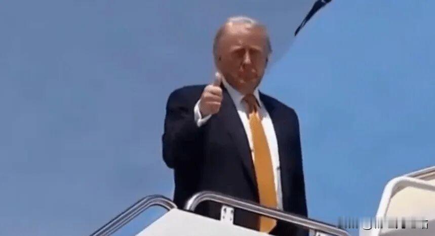 当场打脸！特朗普喝中国机器人咖啡，西方"技术垄断"谎言彻底崩塌！
 
曾几何时，