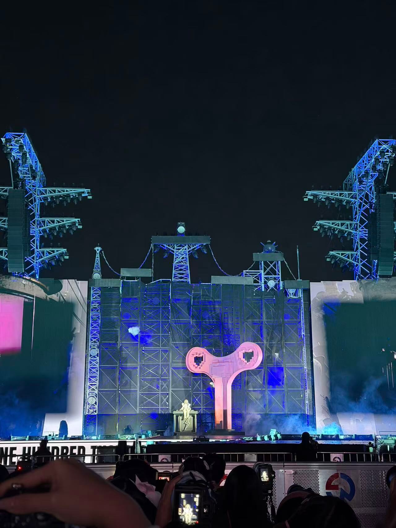 汪苏泷的城堡消失了罗曼城虽暂别🏰 但无限钥匙会开启下一场相遇，我们等你回来 