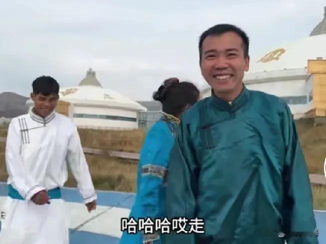我刚看到这条视频！小阵和小梅他们四人来到内蒙古，受到了品牌方的热情召待，这次带货