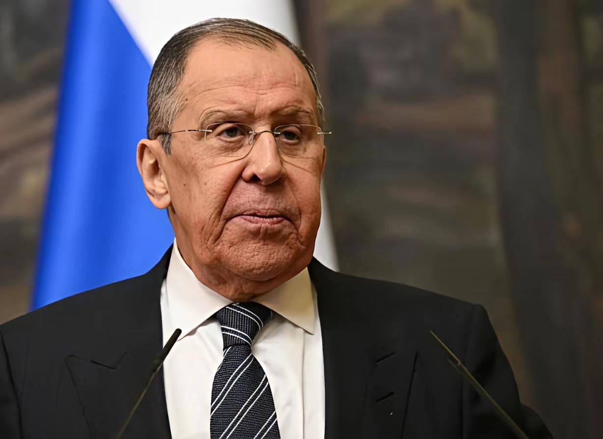 4月16日，俄罗斯外长拉夫罗夫直接把话挑明，将霍尔木兹海峡遭封锁、全球油价暴涨的