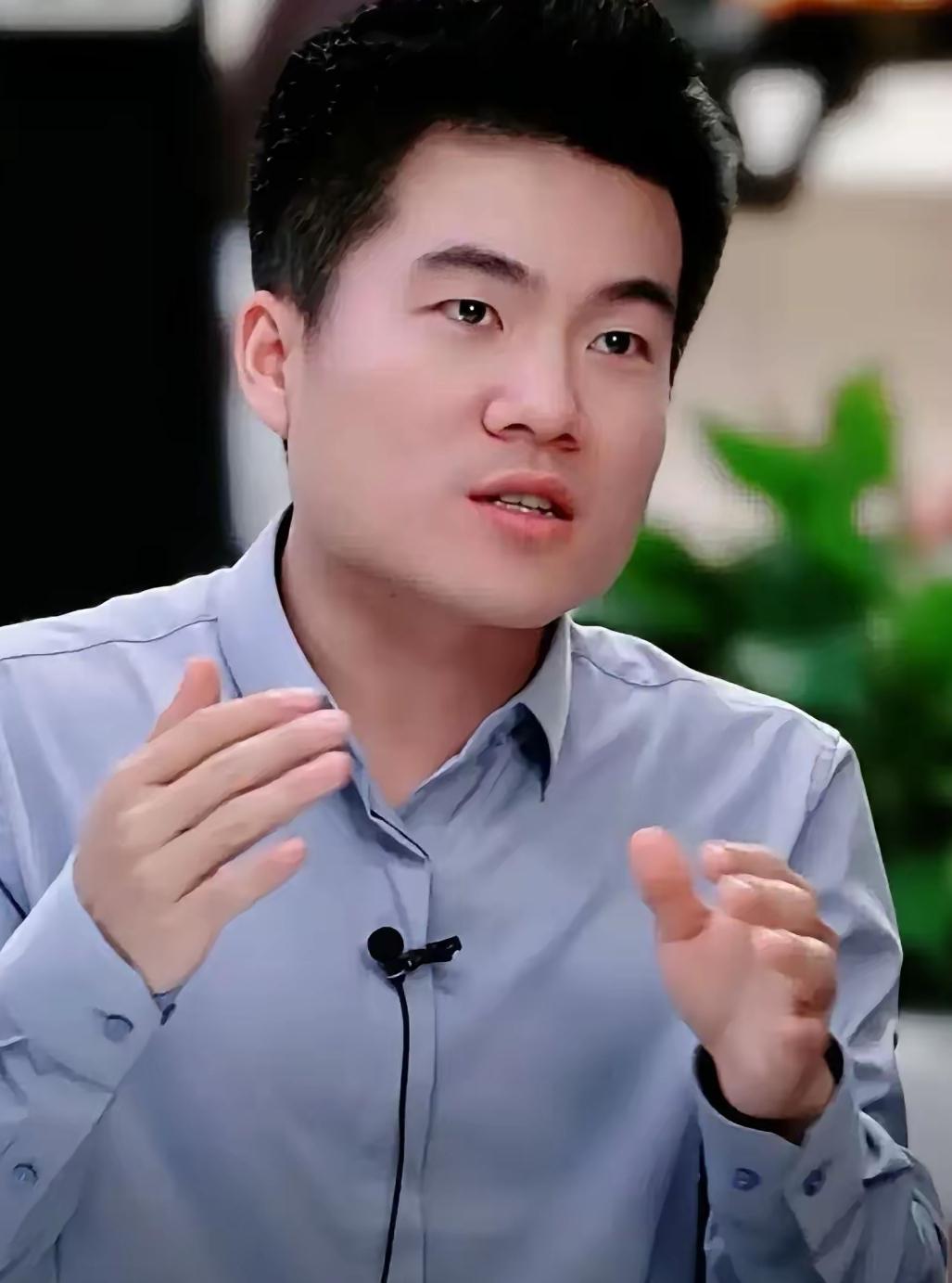 香港大埔火灾后，
李佳琦捐100万、
薇娅夫妇捐150万，我都觉得理所当然！
 