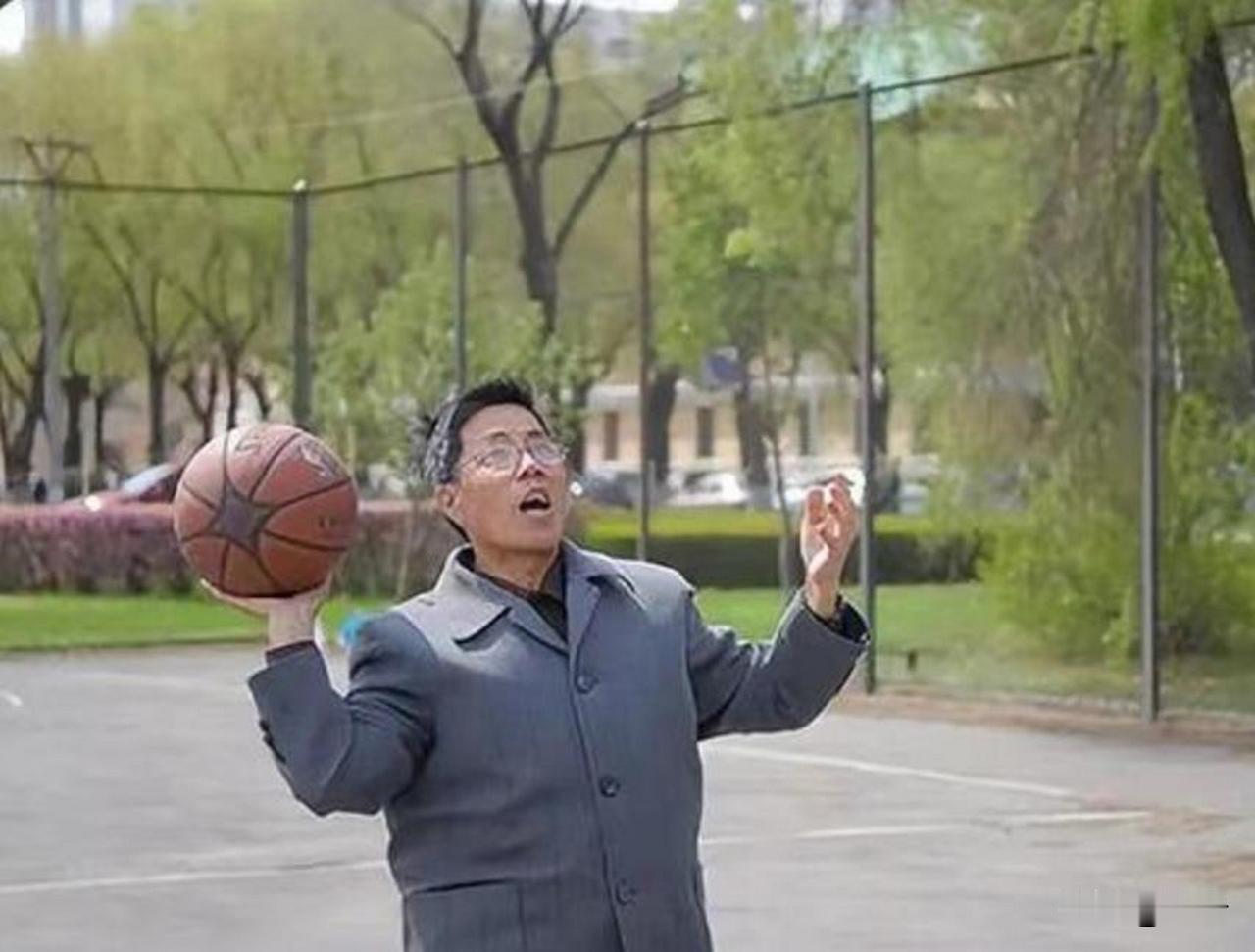 2000年哈尔滨换心奇事：老翁移植青年心脏，术后变化震惊所有人
 
2000年的