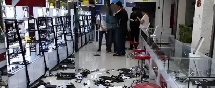 白嫖上瘾了！2023年，湖南长沙，女房东见男子老实，年年涨租，男子为了生意，忍气