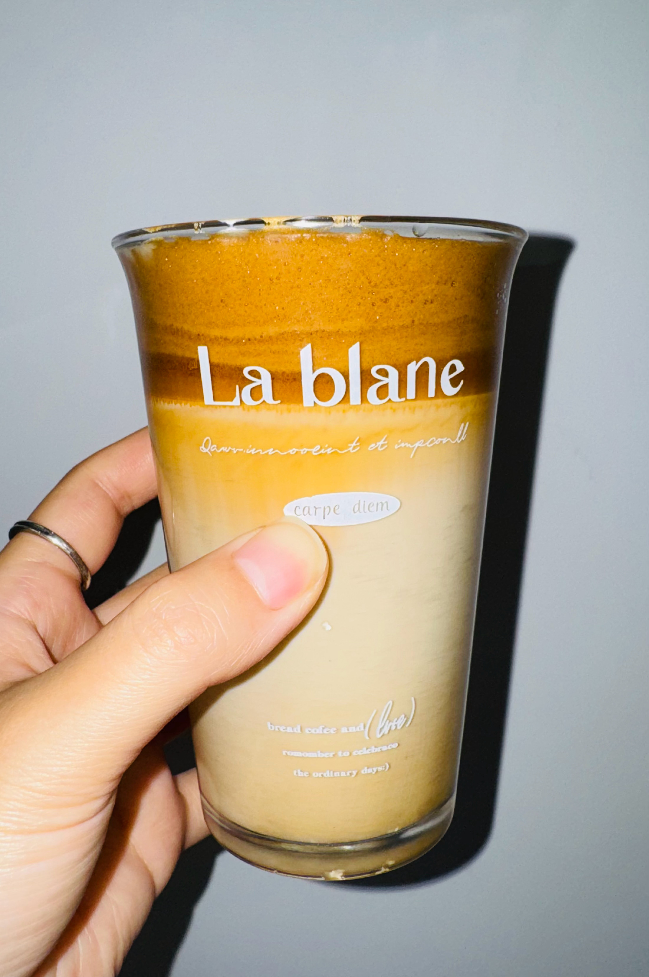 来 干一杯☕（今天的困意 估摸着喝4杯也扛不住 这玩意儿怎么老是有种越喝越困的感