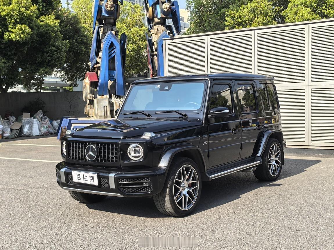 奔驰 G63 AMG 2021年11月上牌，仪表里程32000公里车辆无过户记录