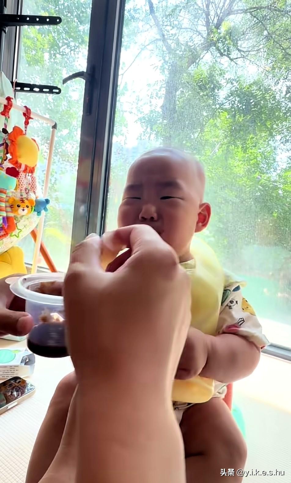当初吃快餐的那一批人，开始做宝宝辅食了[捂脸]