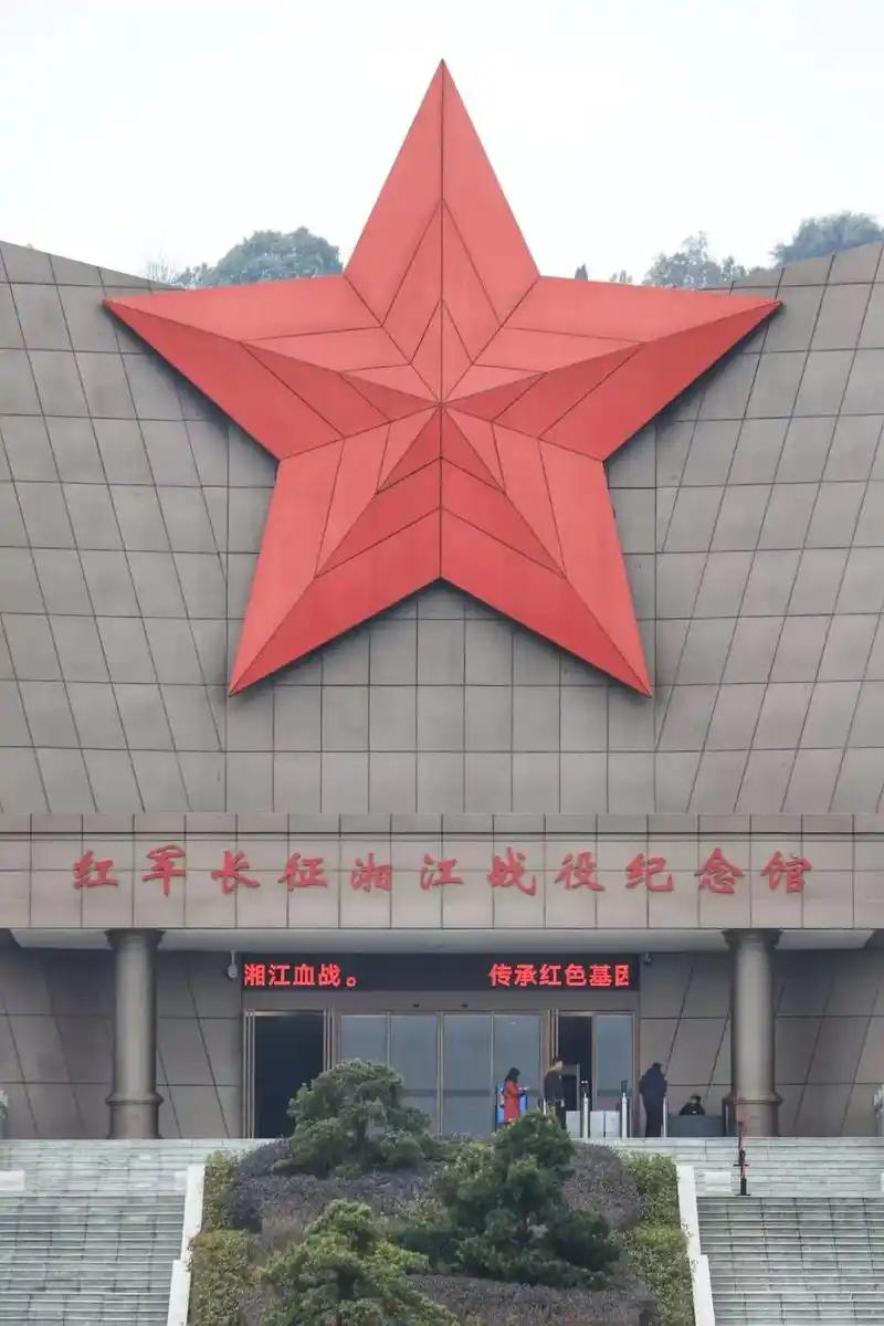 清明节期间三明市和龙岩市为何派出代表团赴广西祭奠湘江战役阵亡的红军烈士。

因为