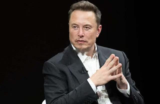 Elon Musk 今天55岁了这是他的55个里程碑54岁：成为世界首位万亿富翁