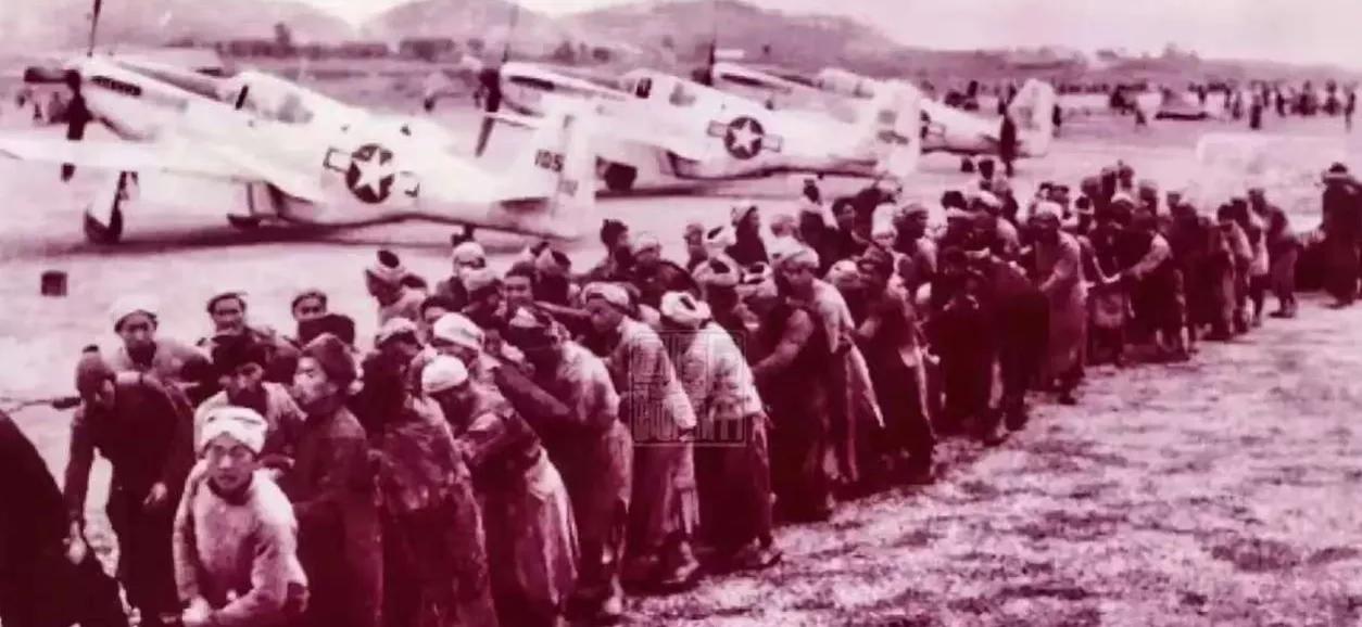 1945年，一队鬼子士兵悄无声息地摸到雪峰山，试图杀国军部队一个猝不及防，不料被