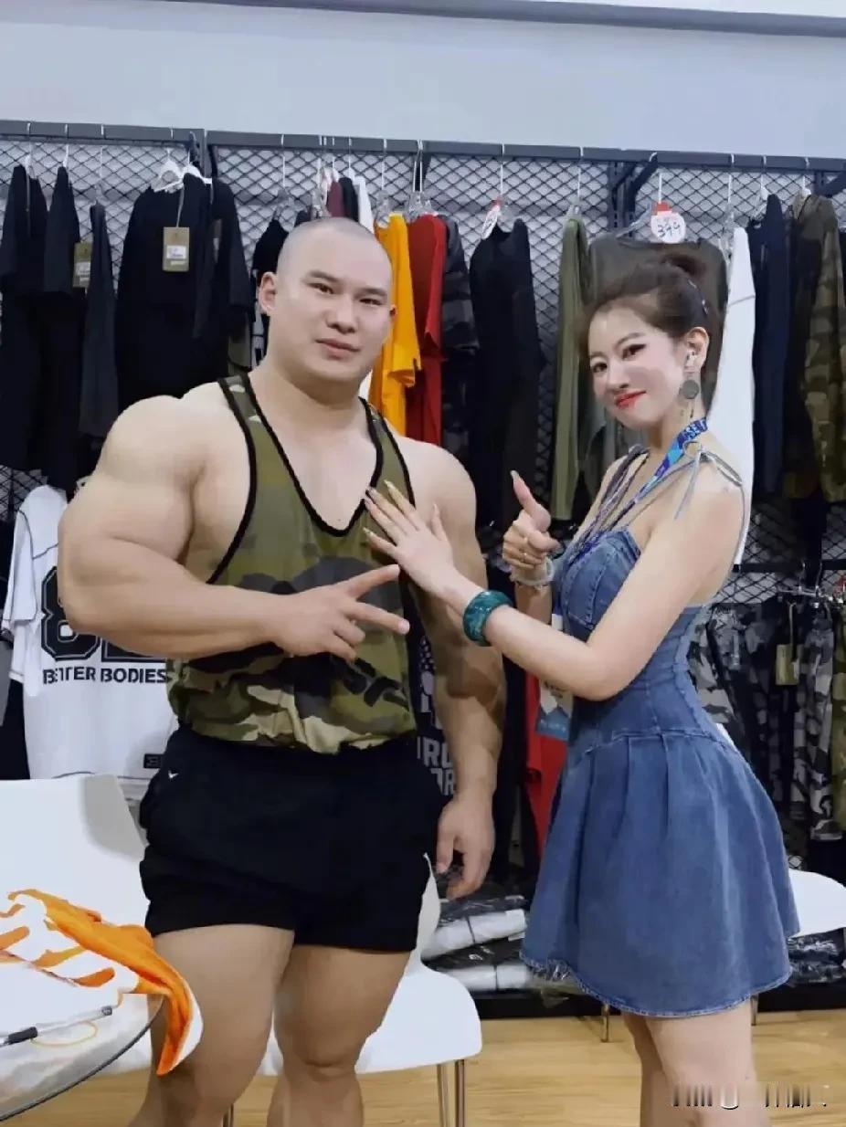 有谁认识他们啊？