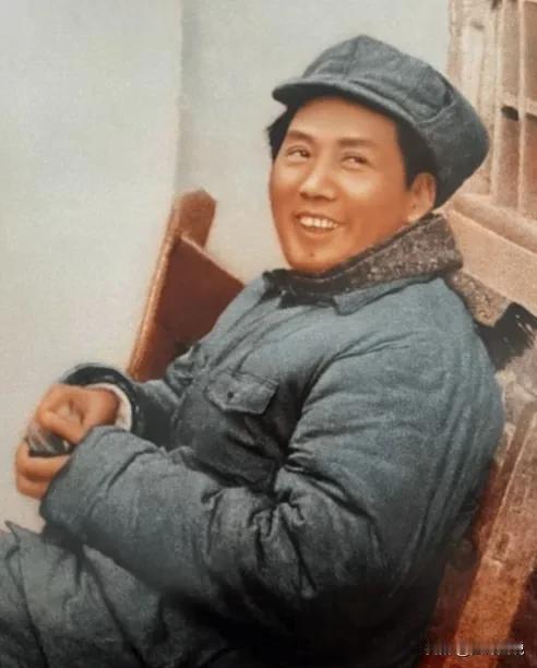 每次看到伟人的微笑，都能从中体会到他老人家的艰辛，为了国家和人民，从秋收起义到万