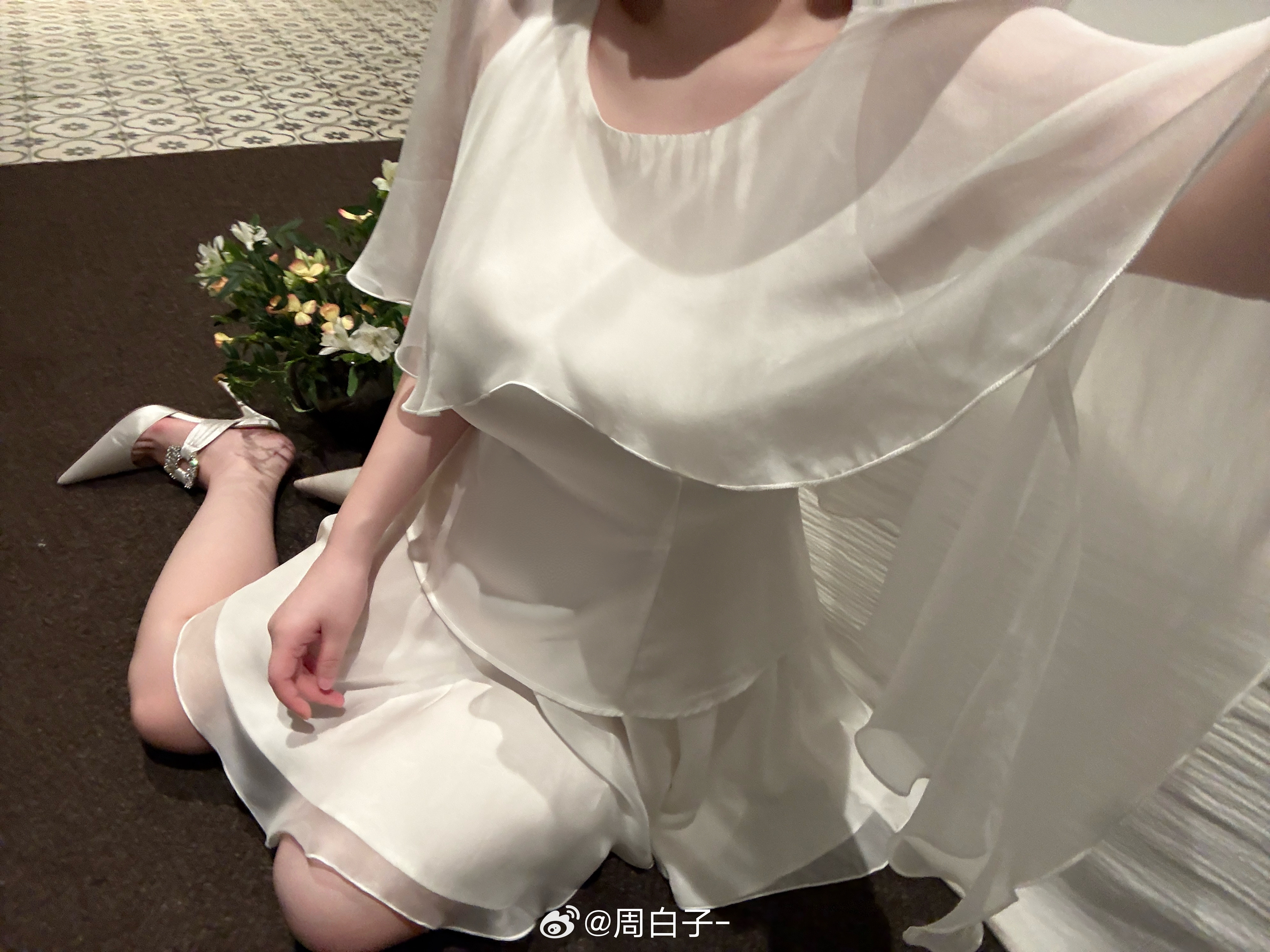 白山茶套装💭精致简约的淡人高知感穿搭70人丝30桑蚕丝，手感软糯又高级✨上衣双