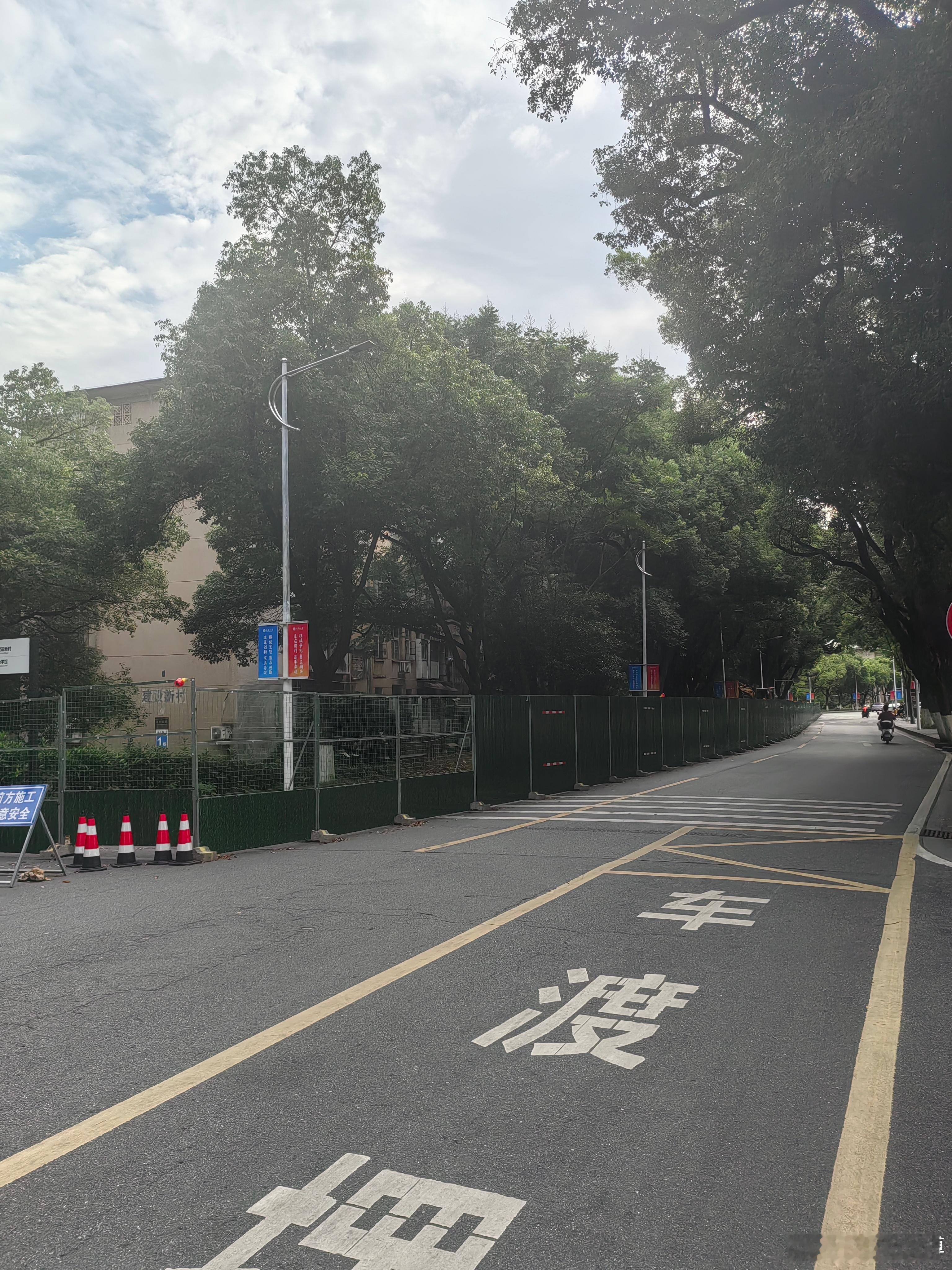 社会百态认知 小蝌蚪找妈妈的主角，纽骷髅濛鳗，最近又开始出来作妖了其实这人就是典