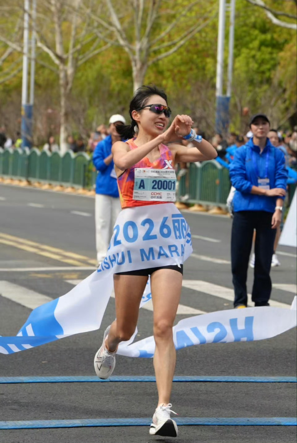 最快女护士张水华丽水马拉松夺冠既然已经辞职了，媒体就不要过度关注这一个马拉松女运