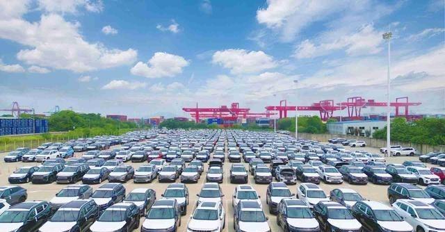 韩媒：中国即将创下全球汽车工业历史上未曾有过的纪录！12月30日，韩国媒体《全球