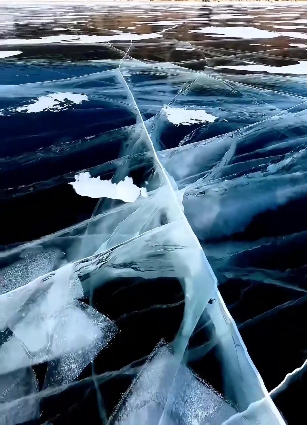 中国游客不幸沉入贝加尔湖溺亡，七个鲜活的生命和那块土地永远也回不来了！中国人对贝