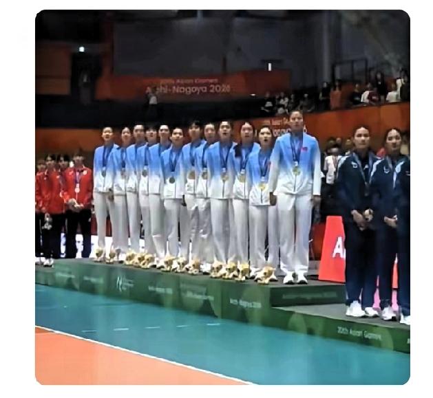 现在全网脸最黑的，
​估计就是日本女排了。

这次亚运会女排决赛，看转播的时候我