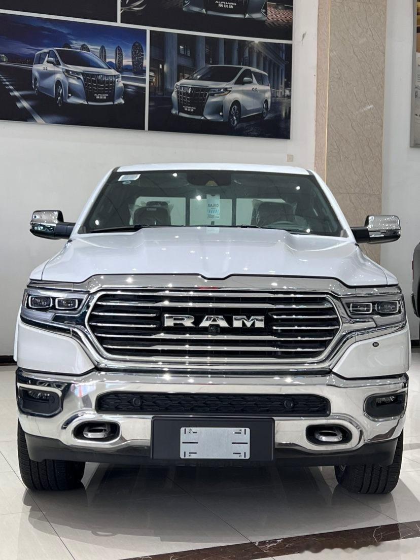 配置:道奇公羊长角号底升、后锁、大油箱、一级包、尾门对开5.7 HEMI（4/8